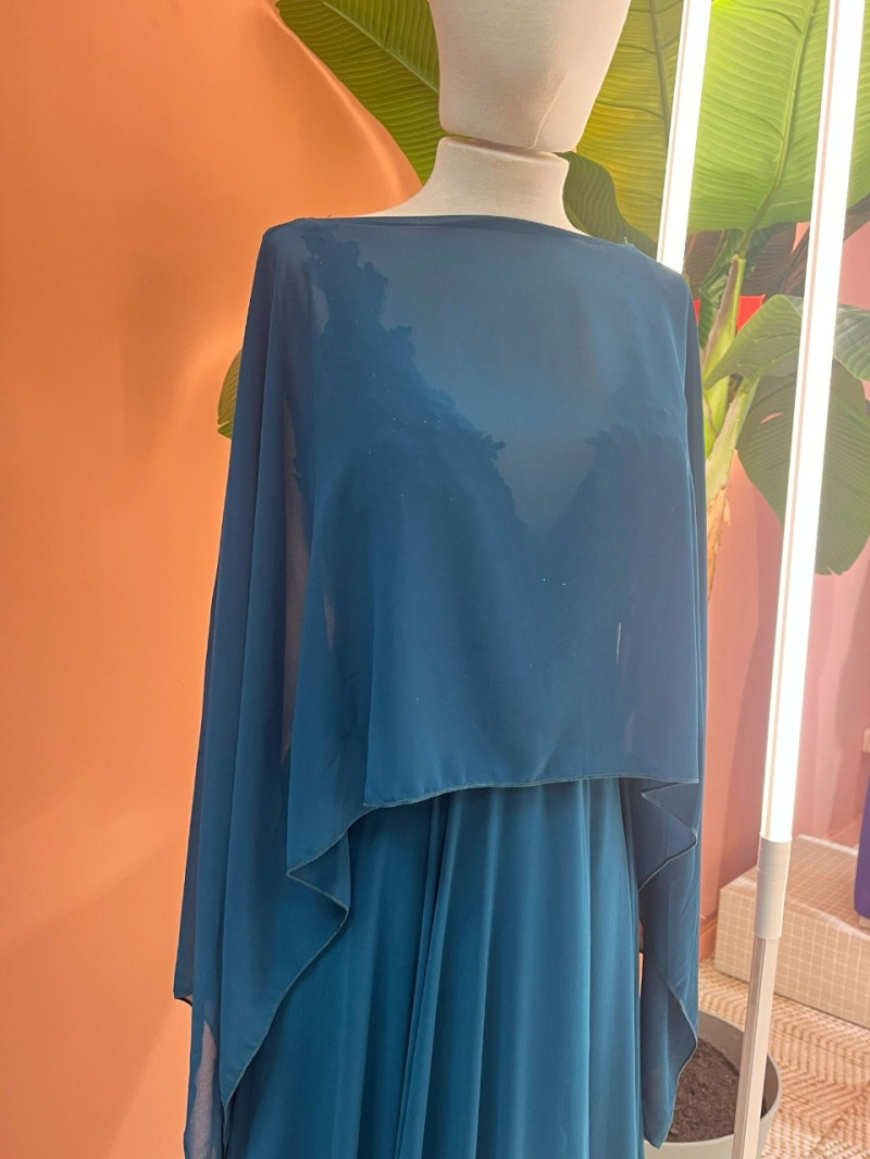 Capa de gasa para invitada – Chal y complemento de fiesta en varios colores | Vestidos Araya