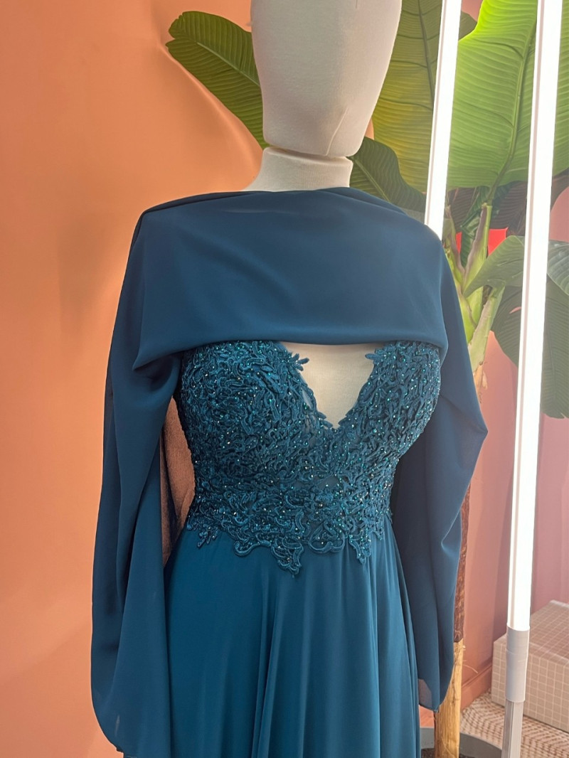 Capa de gasa para invitada – Chal y complemento de fiesta en varios colores | Vestidos Araya