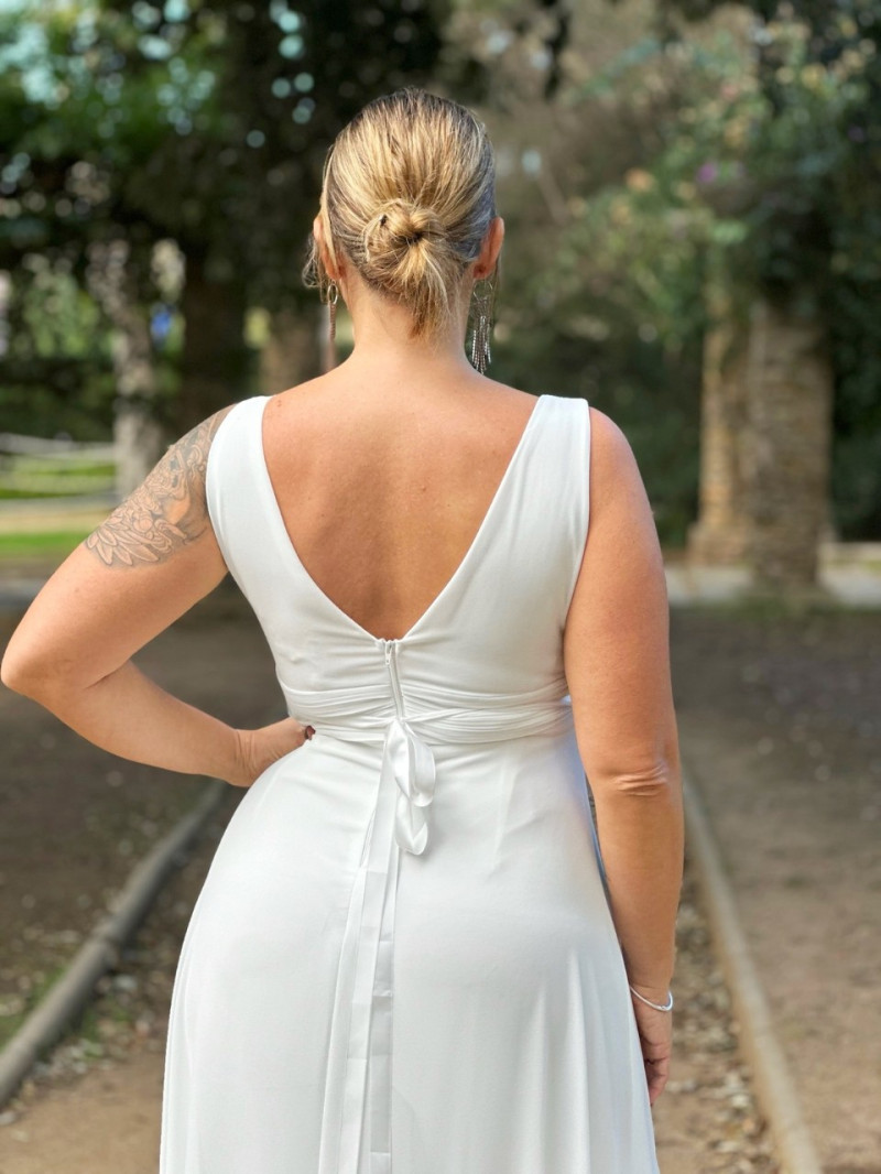 Mono de novia blanco elegante y fluido | Alternativa original y económica – Vestidos Araya