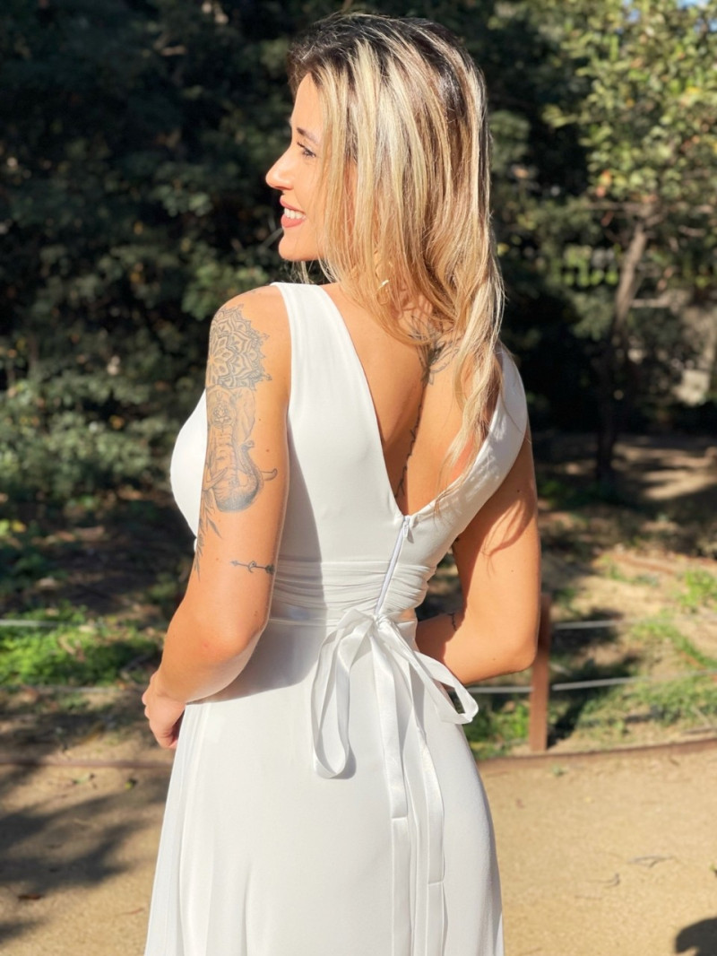 Mono de novia blanco elegante y fluido | Alternativa original y económica – Vestidos Araya