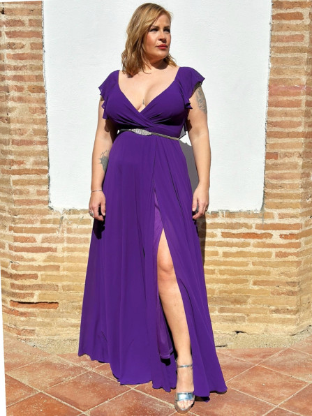 Vestido de invitada talla grande con manga capa. Vestido de invitada talla grande con manga capa.