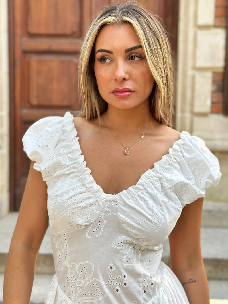 Vestido blanco Portofino – corto, bordado y veraniego - Vestidos Araya