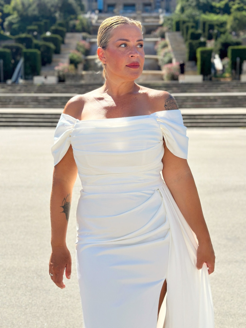 Vestido de novia Lea talla grande elegante con abertura – Vestidos Araya