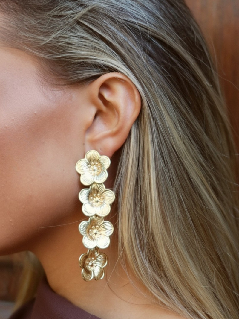 Pendientes florales de invitada dorados y plateados | Vestidos Araya