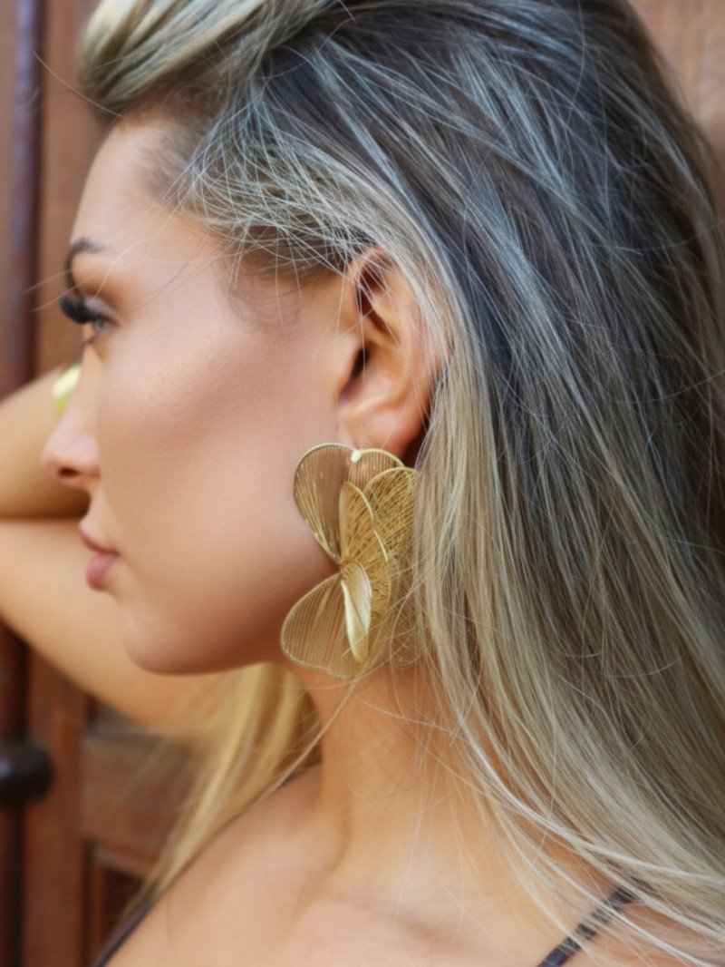 Pendientes florales grandes dorados y plateados – Pendientes de invitada – Vestidos Araya