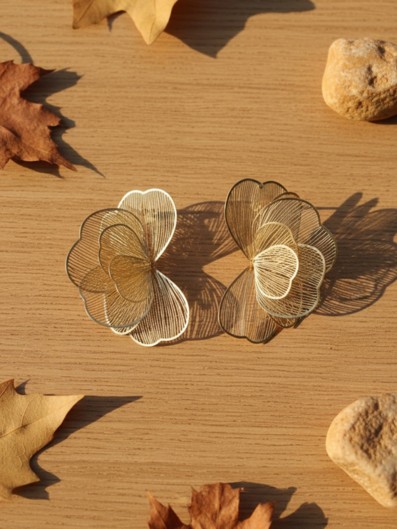 Pendientes florales grandes dorados y plateados – Pendientes de invitada – Vestidos Araya