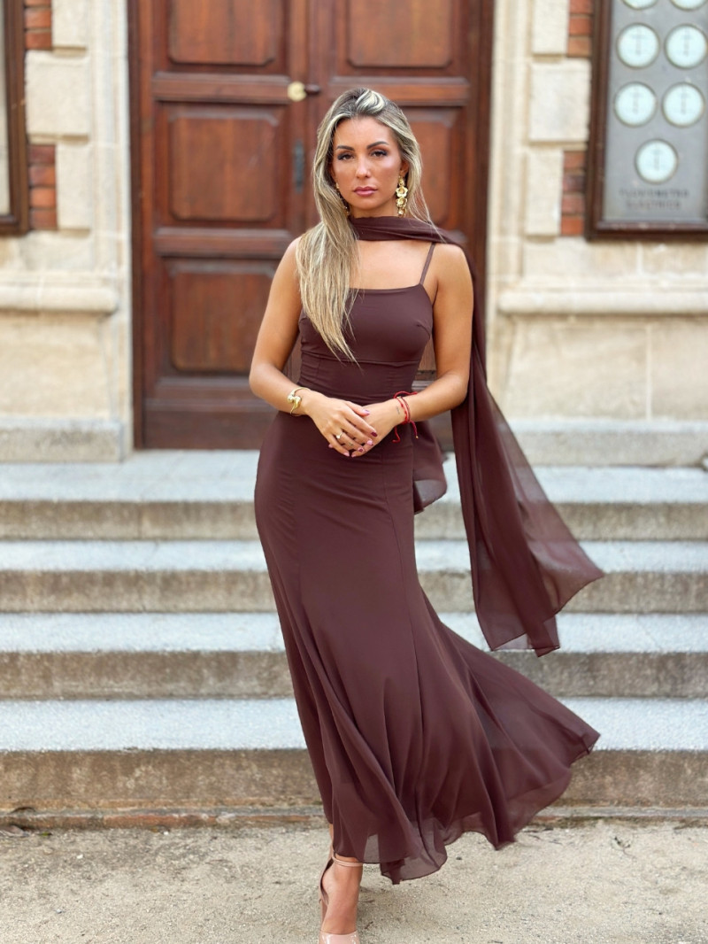 Vestido de invitada con chal – Disponible en varios colores – Talla única 34-38 | Vestidos Araya