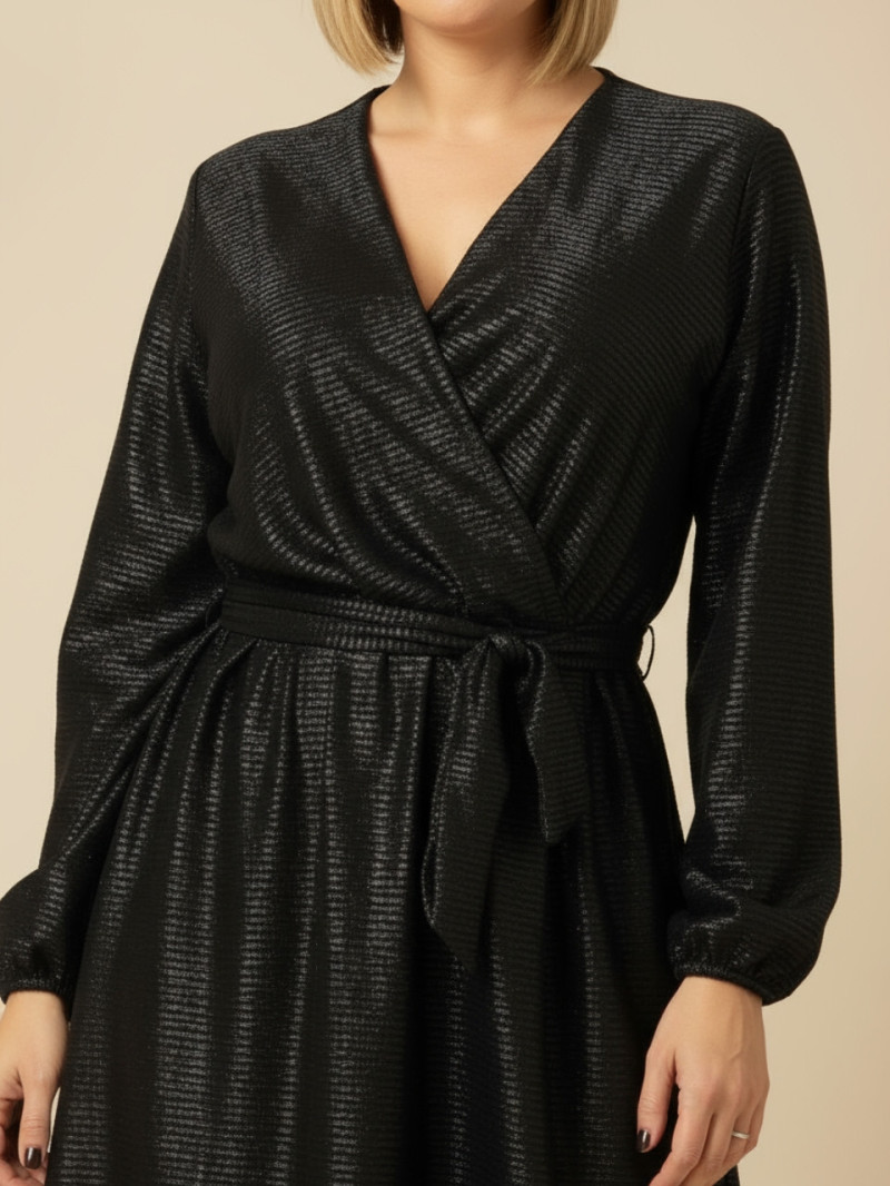 Vestido de fiesta plateado y negro cruzado con brillo | Vestidos de noche talla grande | Vestidos Araya Vestido de fiesta plateado y negro cruzado con brillo | Vestidos de noche talla grande | Vestidos Araya