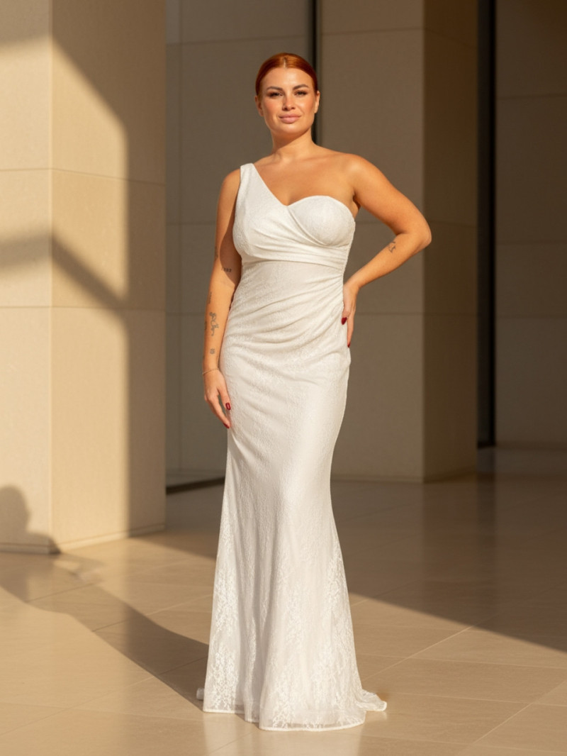 Vestido de novia asimétrico con encaje blanco – Nieves | Vestidos Araya