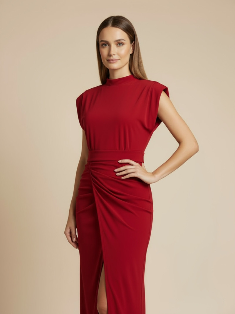 Vestido largo de fiesta rojo con drapeado y abertura lateral | Vestidos Araya Vestido largo de fiesta rojo con drapeado y abertura lateral | Vestidos Araya