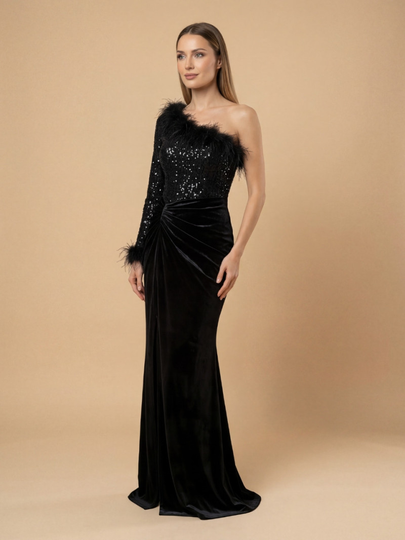 Vestido de fiesta negro asimétrico con lentejuelas y plumas – Elegante para cenas y galas | Vestidos Araya