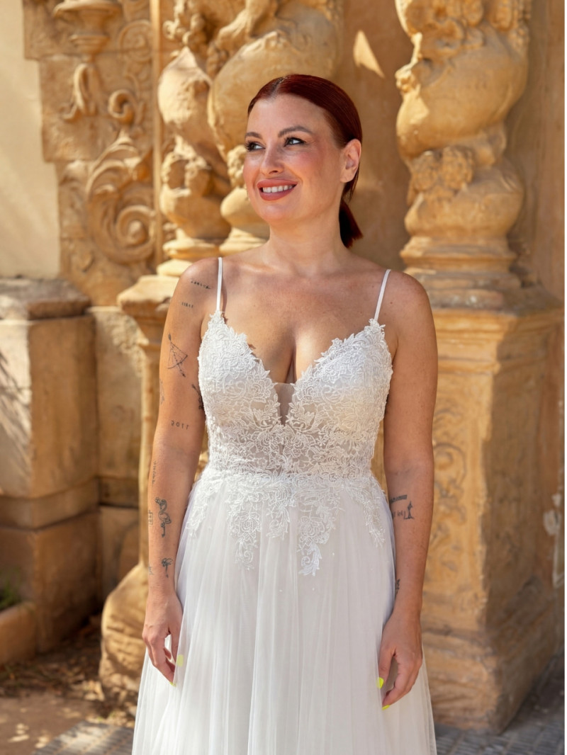 Vestido de novia económico con tul vaporoso y encaje| Vestidos Araya