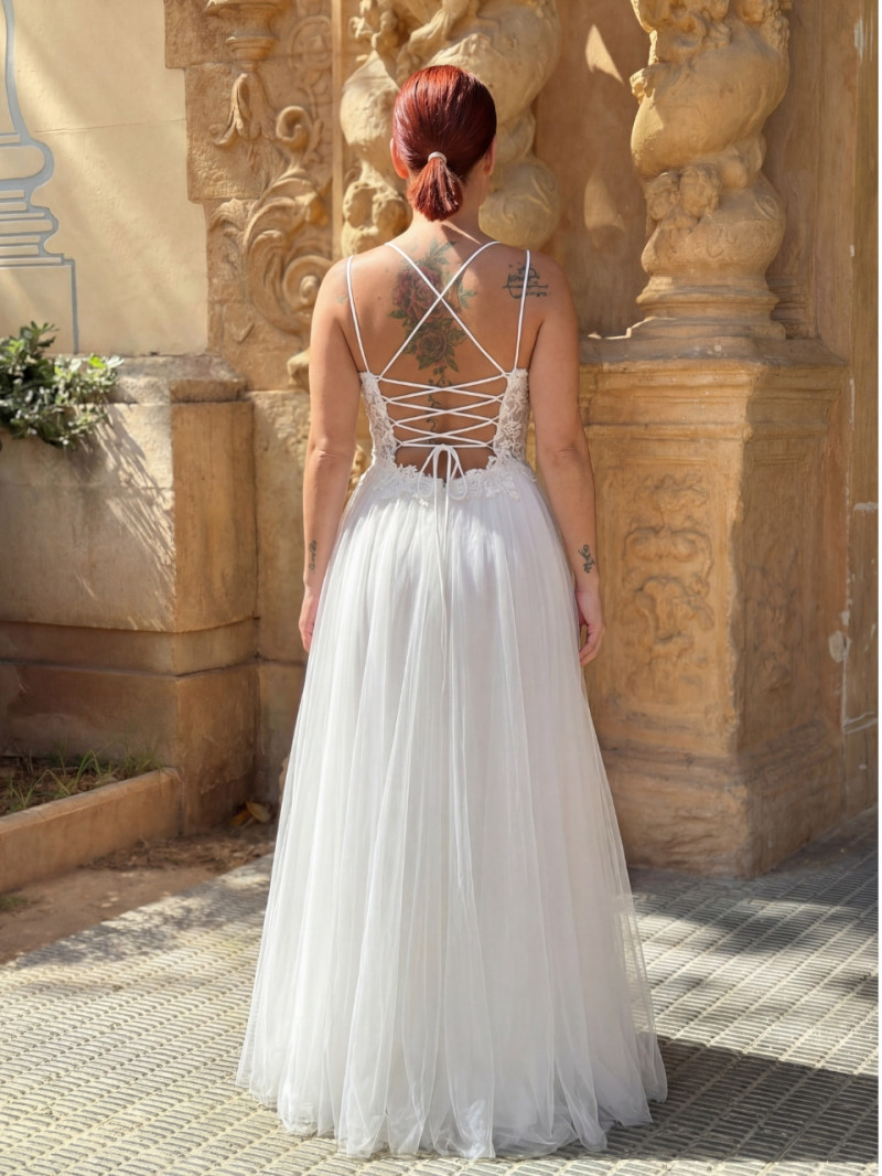 Vestido de novia económico con tul vaporoso y encaje| Vestidos Araya