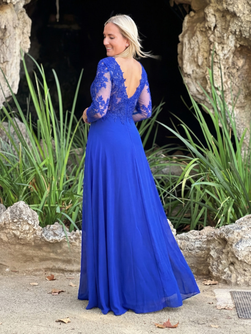 Vestido de invitada manga larga  con encaje y abertura lateral | Vestidos Araya