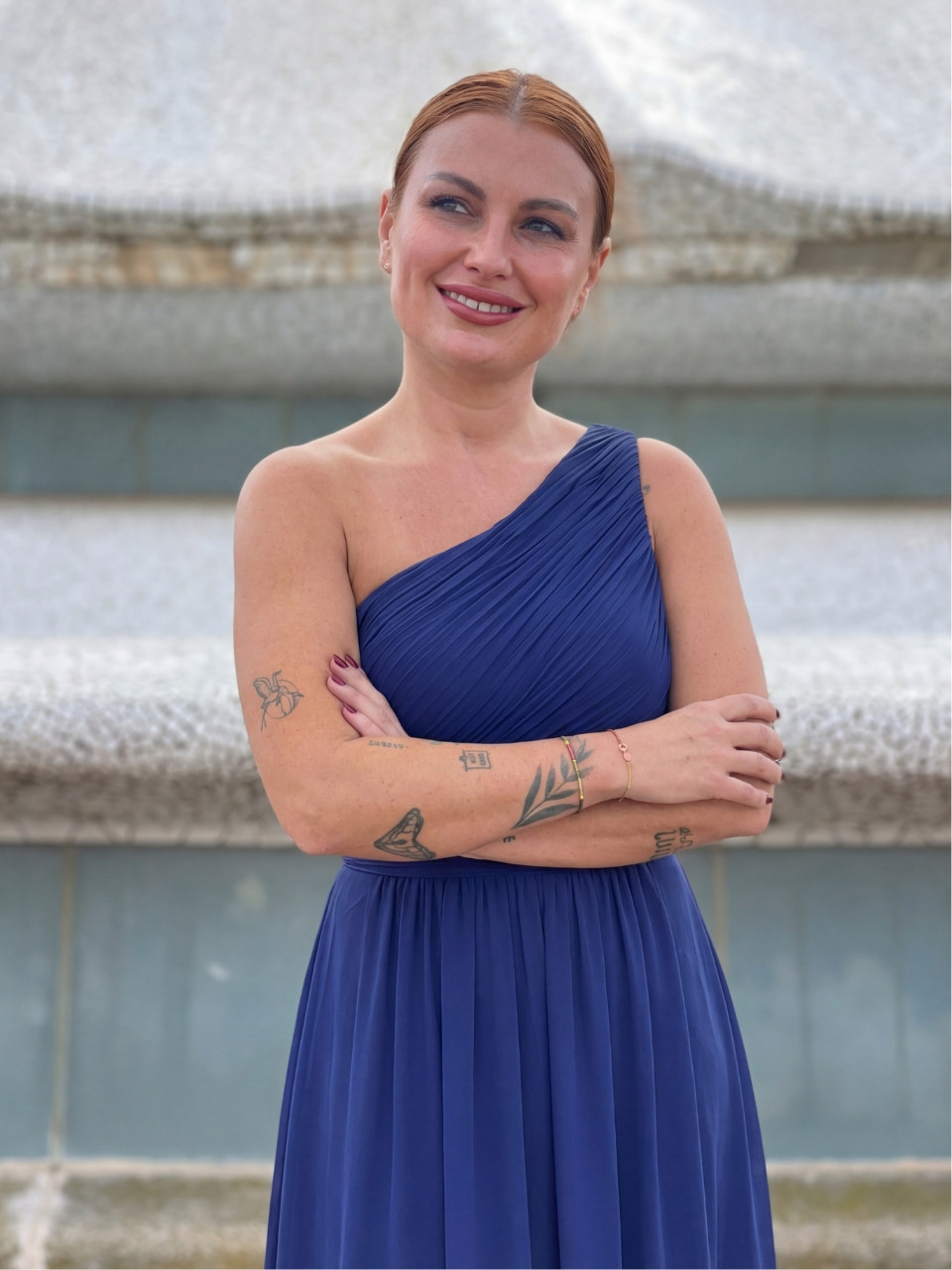 Vestido de invitada económico asimétrico con abertura lateral | Vestidos Araya