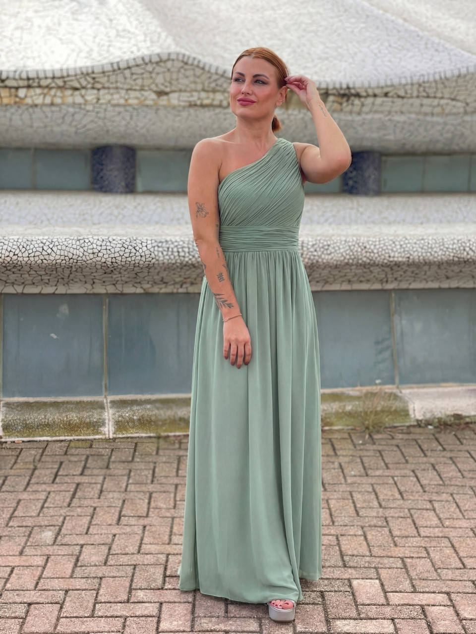 Vestido de invitada económico asimétrico con abertura lateral | Vestidos Araya