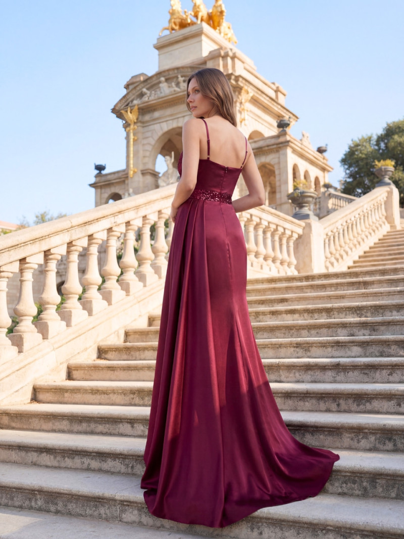 Vestido invitada largo burdeos y marino elegante Victoria