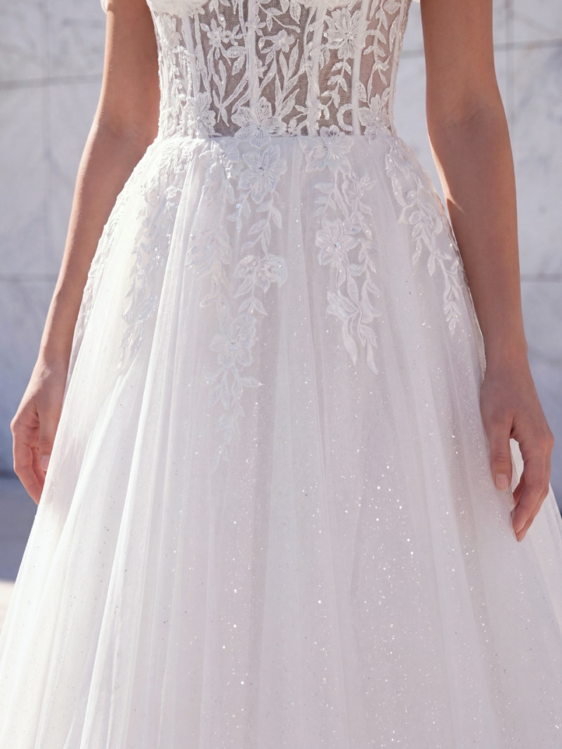 Vestido de novia premium de tul con encaje y escote corazón | Vestidos Araya