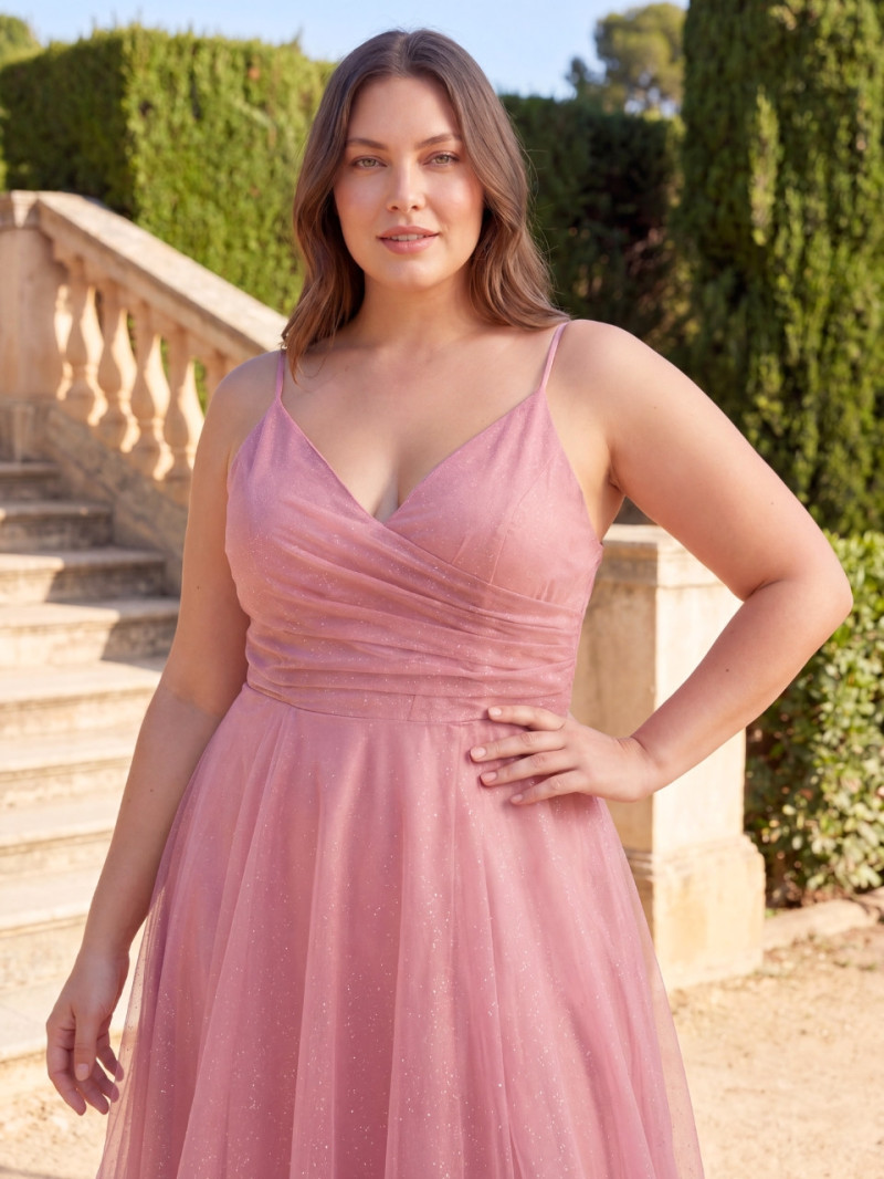 Vestido de invitada talla grande tul  brillo con abertura | Vestidos Araya