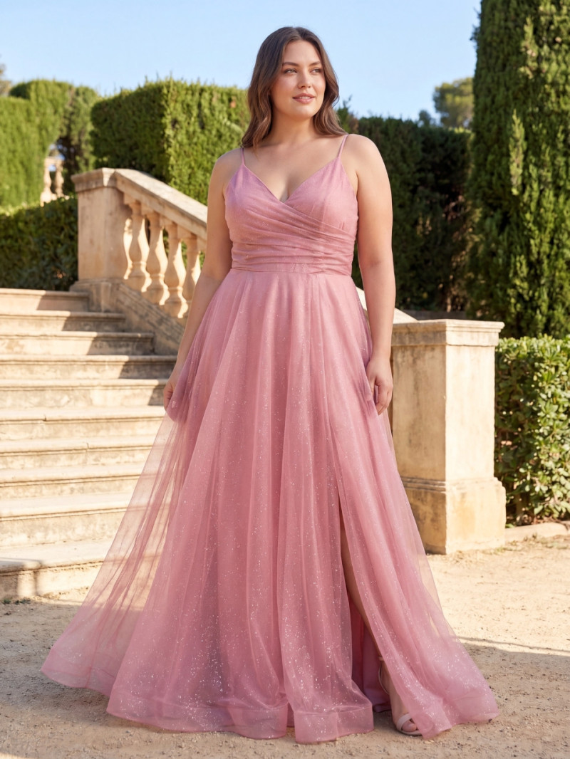 Vestido de invitada talla grande tul  brillo con abertura | Vestidos Araya
