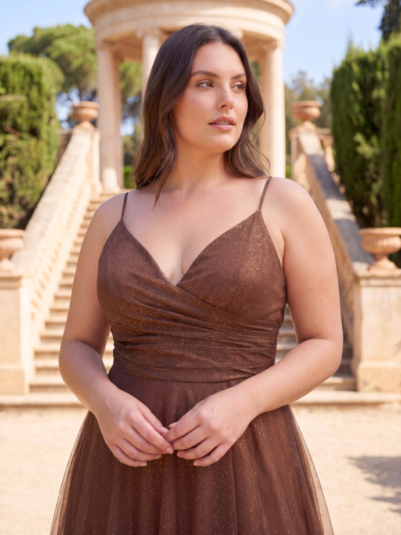 Vestido de invitada talla grande tul  brillo con abertura | Vestidos Araya