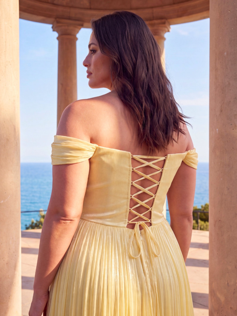 Vestido de invitada talla grande amarillo plisado | Vestidos Araya