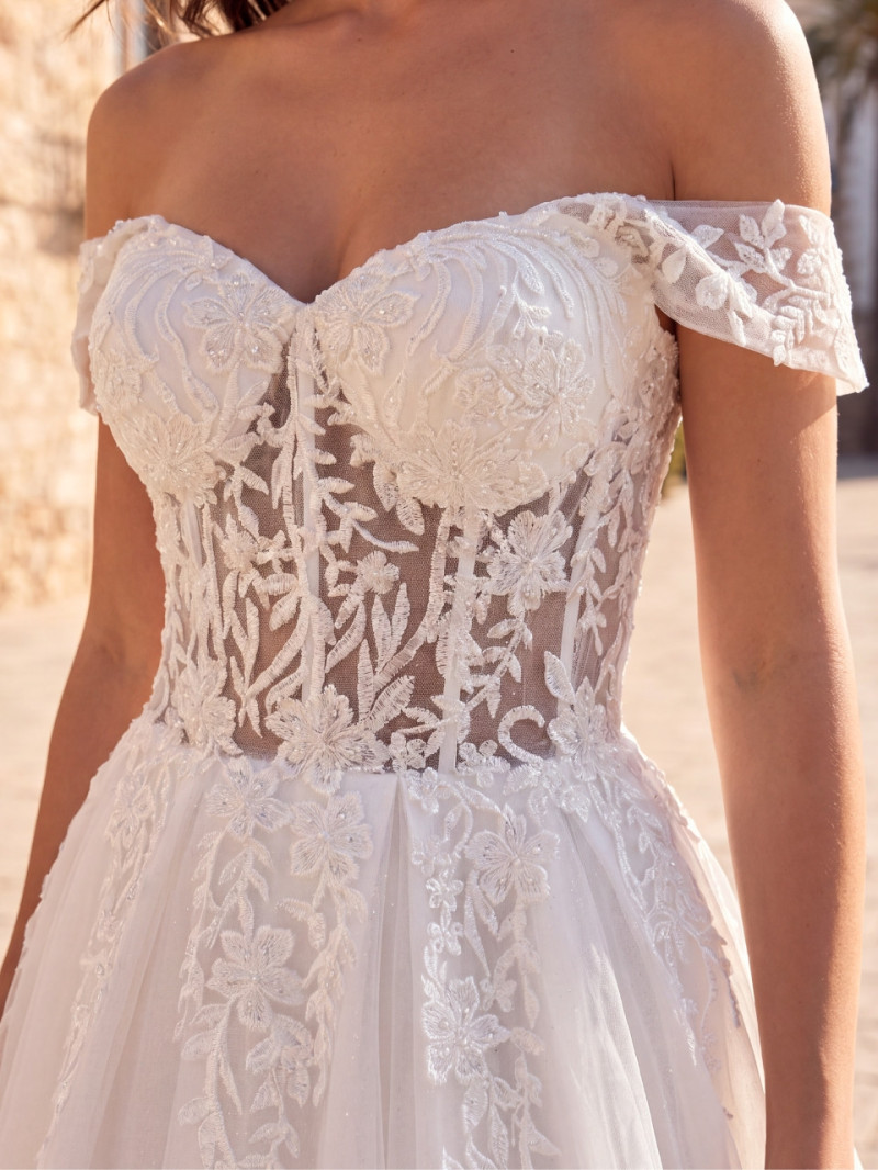 Vestido de novia premium de tul con encaje y escote corazón | Vestidos Araya
