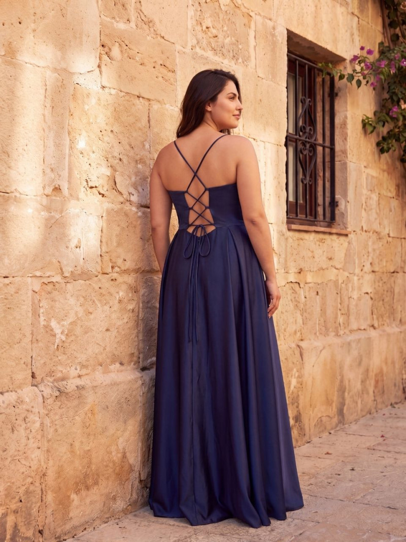 Vestido de invitada talla grande Alessia satén | Vestidos Araya