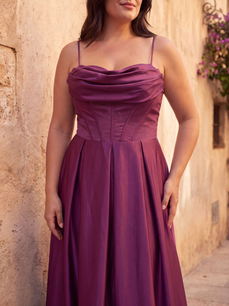 Vestido de invitada talla grande Alessia satén | Vestidos Araya