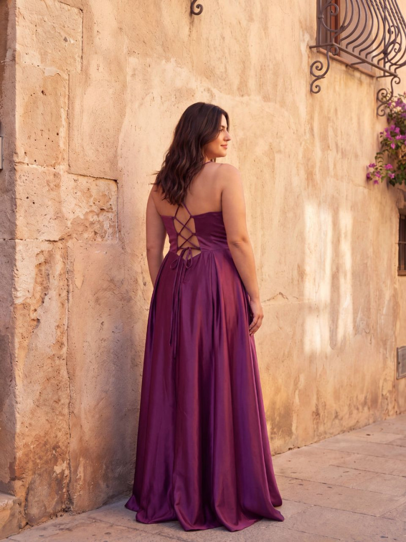 Vestido de invitada talla grande Alessia satén | Vestidos Araya