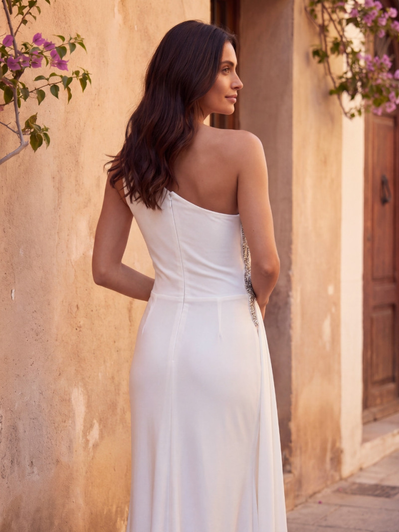 Vestido de Novia Asimétrico Emma | Vestidos Araya