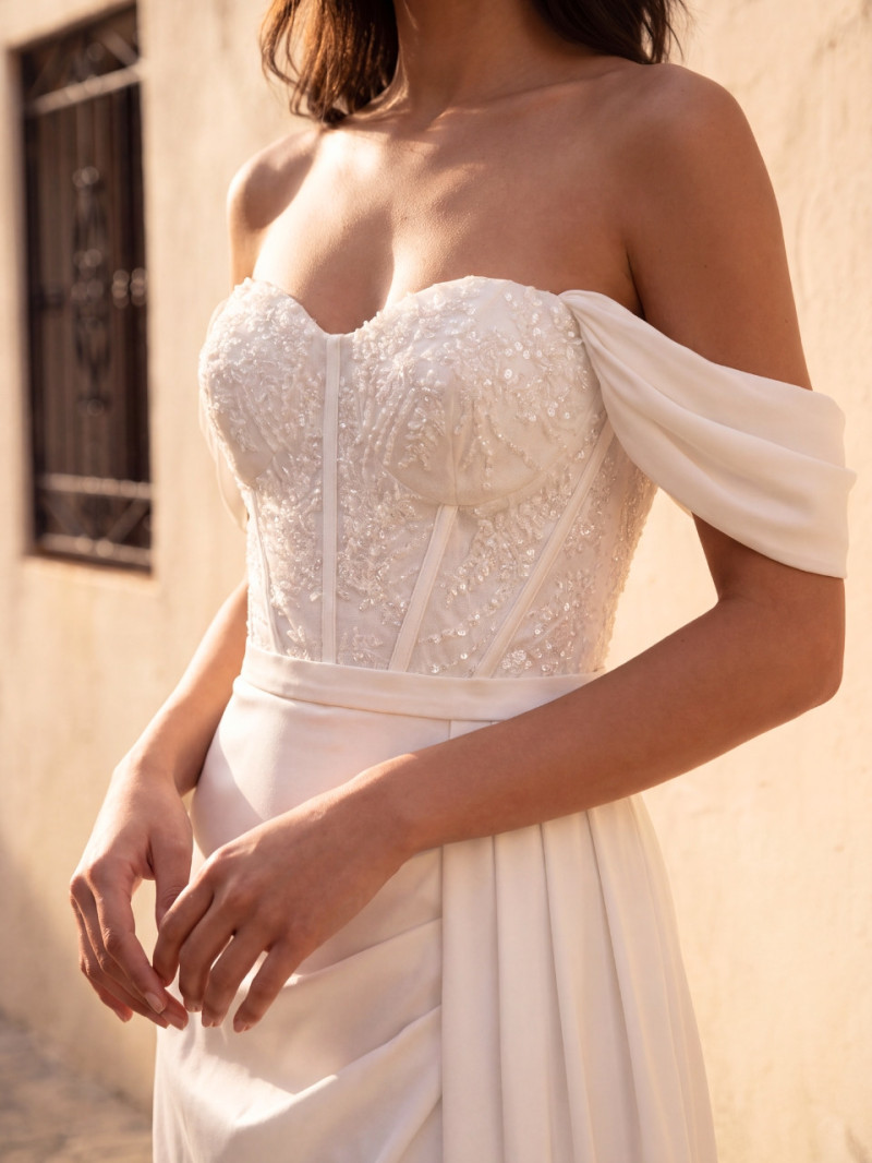 Vestido de Novia con Corsé y Pedrería | Araya