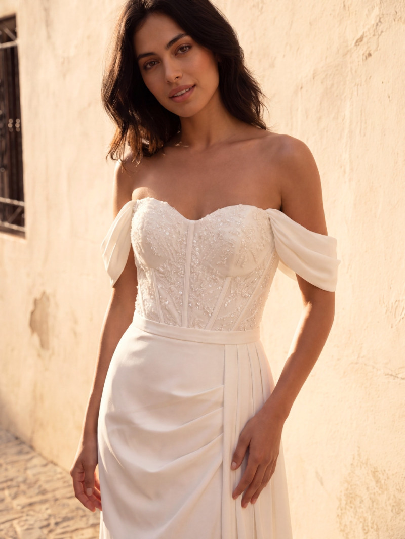 Vestido de Novia con Corsé y Pedrería | Araya