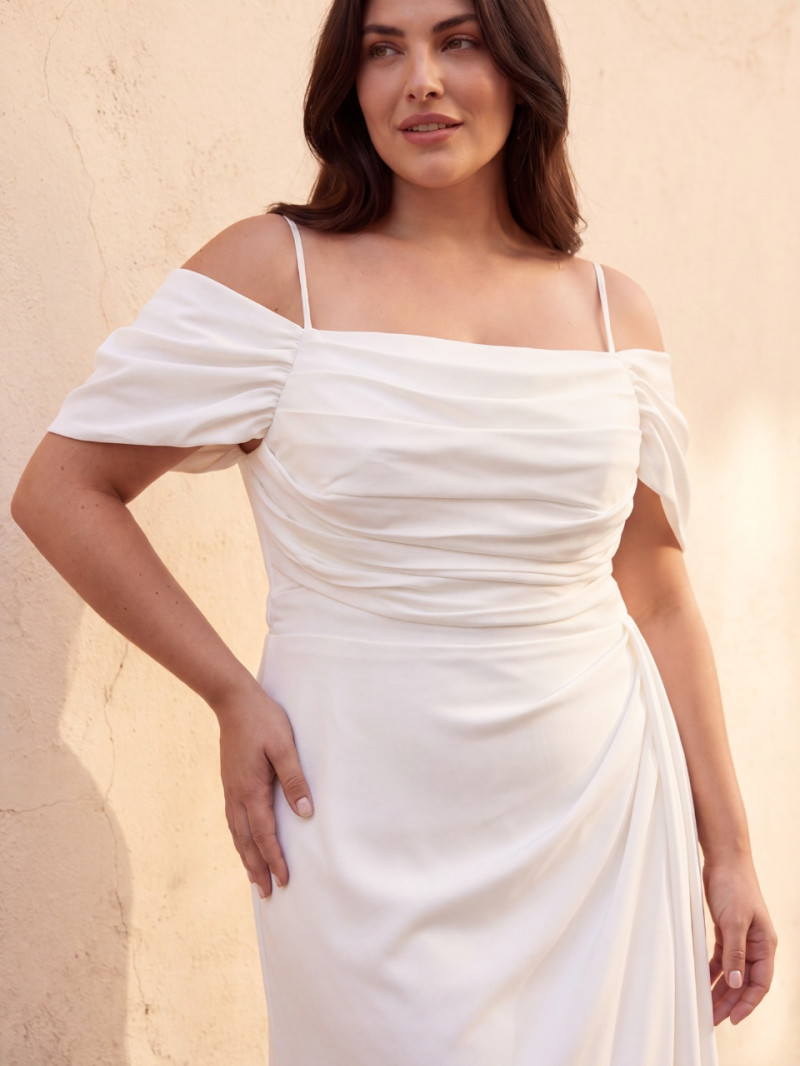 Vestido de Novia Talla Grande Lea – Escote Bardot y Drapeado